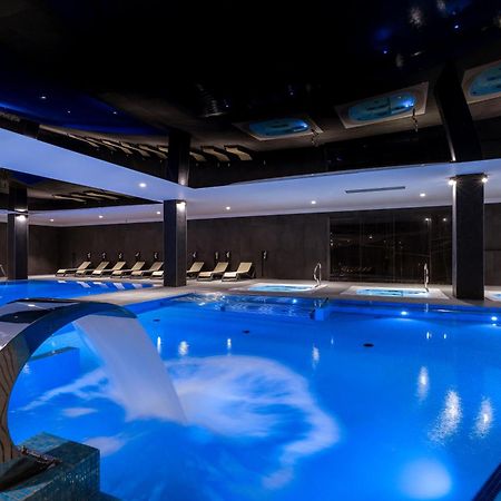 Green Mountain 5* Hotel Karpacz Exterior foto The swimming pool at the hotel